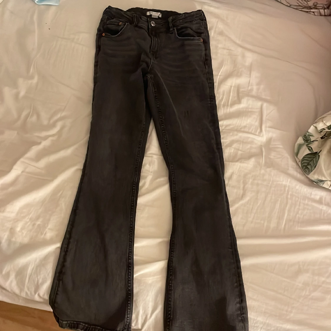 Svart bootcut jeans