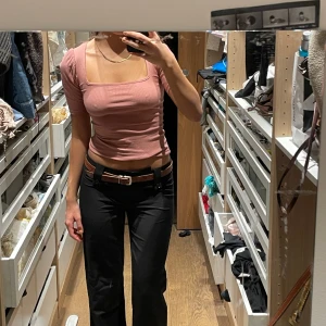 Dirty pink topp - Topp i en Dirty pink färg, vintage vibe. Sitter på snyggt på. 