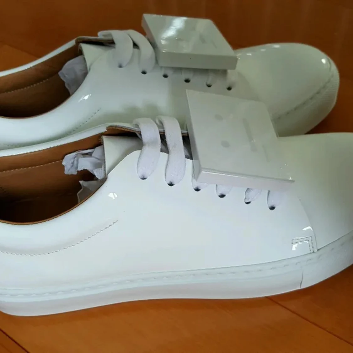 Acne skor storlek 39 - 90