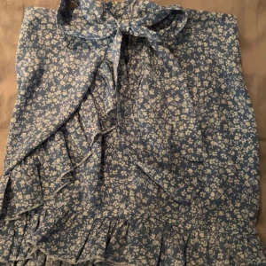 Kjol - En jätte fin sommar kjol💕som tvärr inte kommer till användning💕