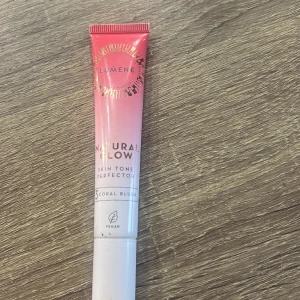 Lumene blush - Lumene blush använt den ett par gånger köpte den för 129 kan sälja den för 70