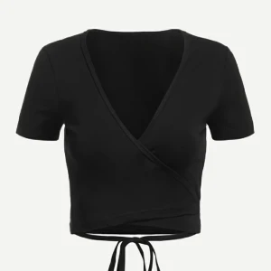 Topp som man kan knyta i xs - Använd topp som man knyter , inga hål eller fläckar. Kom dm för frågor eller bilder 