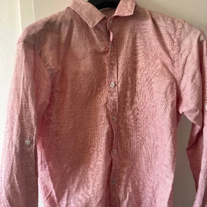 Reserved Skjorta i Linneblandning - Fin och skön sommarskjorta i slimfit 70% bomull / 30% linne