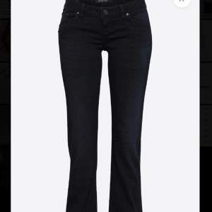 Säljer mina nattblåa Ltb jeans, ord pris 915 kr, storlek 25 längd 32, inga defekter, ge prisförslag 