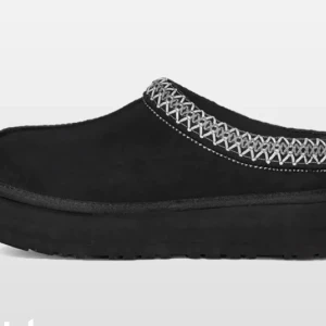 Ugg  - Ugg tazz storlek 37 helt nya, finns Kartong 
