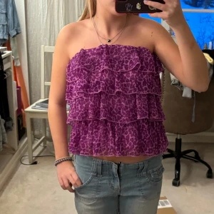 Lila leopard topp - Jätte söt topp som går att ha med axelband eller som kjol