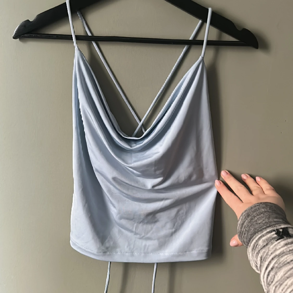 Linne med snörning bak