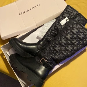 Strl 37-38  - Oanvända stövlar från Anna Field