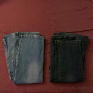 2 par snygga ”grisch” jeans som passar till de mesta i o me att de e två olika färger Ljusblå=30/32 Mörkblå= 31/32 Säljer antingen paket 249 eller styckpris 149🤩 så ett riktigt kap för två hela byxor me stil