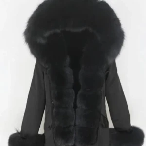 Parka jacka - Parka jacka i väldigt bra skick. Köptes för 6000kr sälja för 2500kr vid snabbaffär lite billigare. Kan mötas upp eller frakta