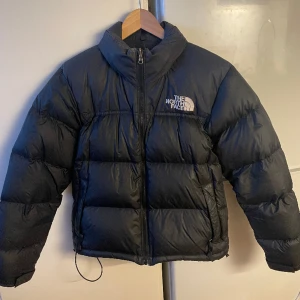 The north face jacka  - Svart north face jacka i storlek S. Bra skick.