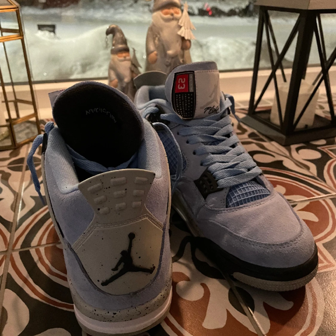 Jordan 4s UNC - 90