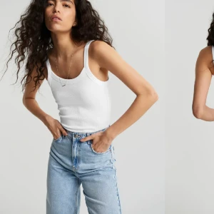 Vit Gina linne  - Säljer denna fina gina linne som tyvärr blivit förlitet, storlek S💗