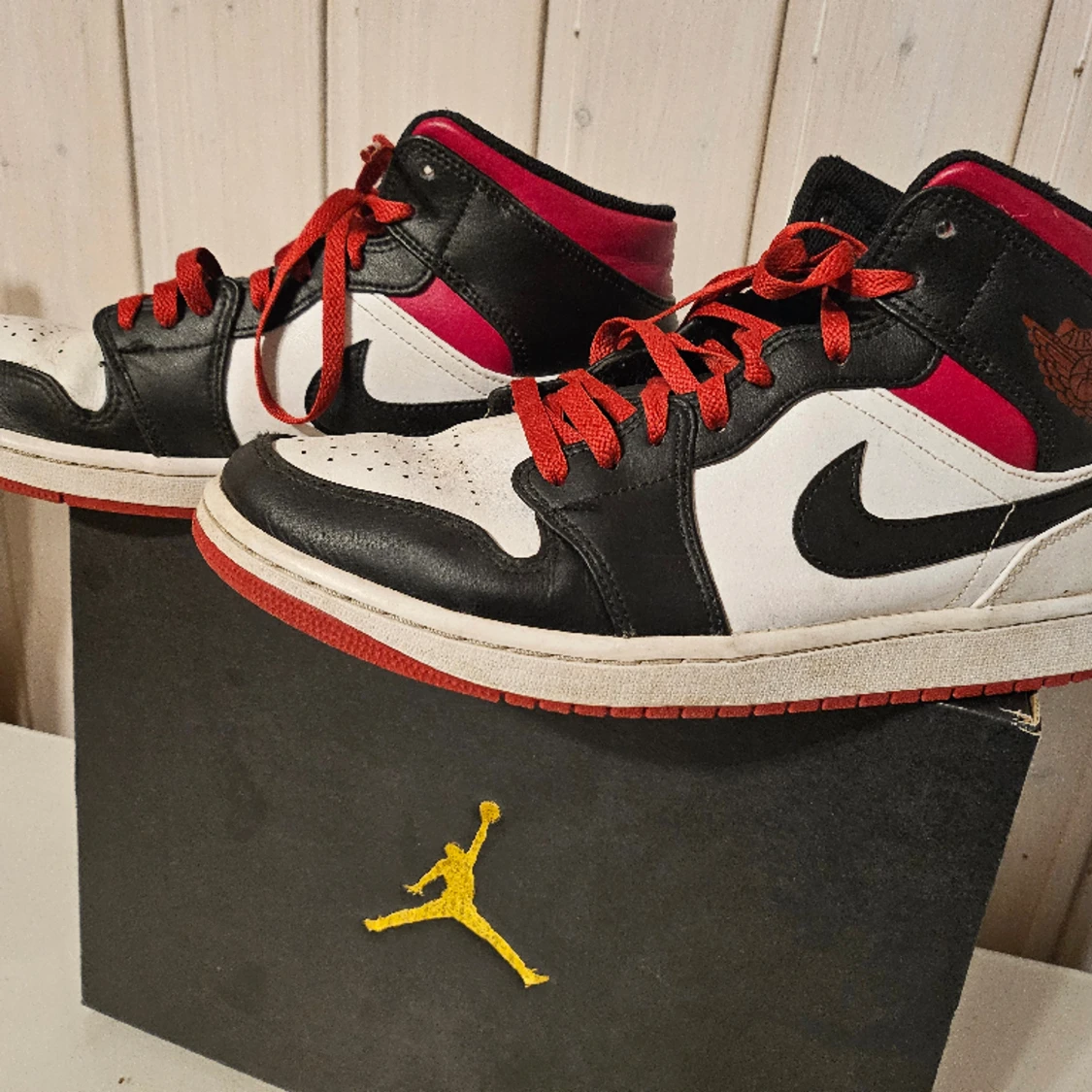 Jordan 1 mids - 90