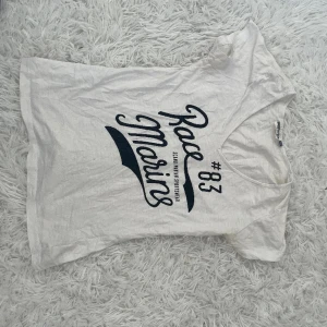 T-shirt  - Med tryck, super fin