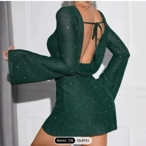 Parthea klänning - Superfin klänning med öppen rygg. Fantastisk💕 Säljer då jag hade behövt en storlek större😔. Bara att höra av sig. 