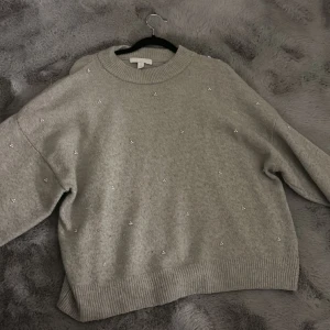 Hm stickad tröja  - Super fin stickad tröja, i storlek S men passar M