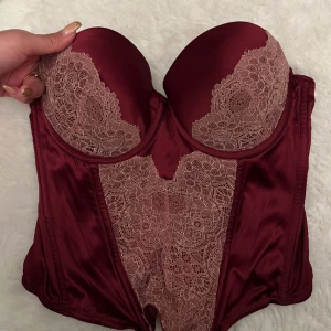 Rödvin kortsett - Rödvin korsett storlek 75C