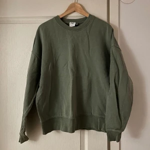 Grön sweatshirt  - Grön sweatshirt 