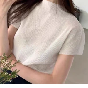 T-shirt vit - Jättesöt vit T-shirtn helt ny! Skriv vid funderingar🤍