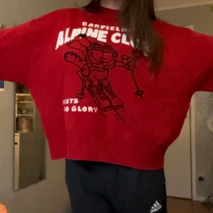 Stickad tröja - storlek M, fin passform! skriv pm för bättre bilder🤍