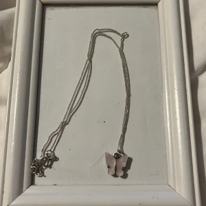 Halsband - Fjärilshalsband som jag har gjort själv, kvaliteten är väldigt bra 👍 