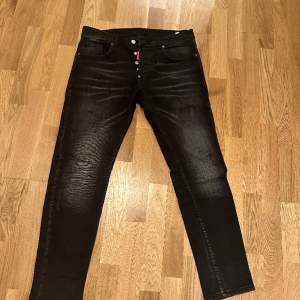 Desquared2 jeans 1:1  Storlek w34