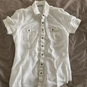 Linneskjorta - Linneskjorta passar XS-M