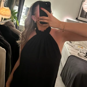 Halterneck topp - Super snygg topp från H&M, bra skick🩷🩷🩷