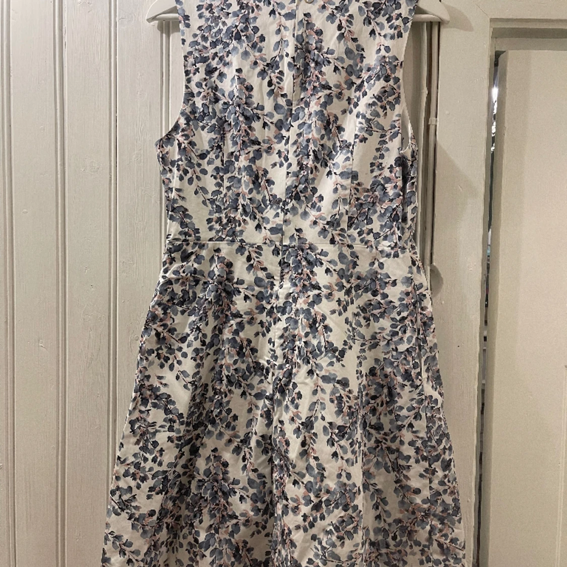 Blommig klänning  - 91