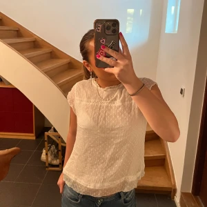 Söt topp - Super söt topp, perfekt till brunch eller middag!