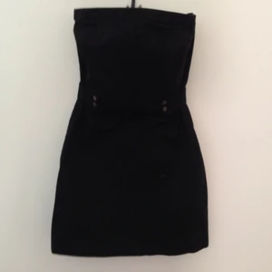 Den lilla svarta från J.Lindeberg - Den lilla svarta från J.Lindeberg