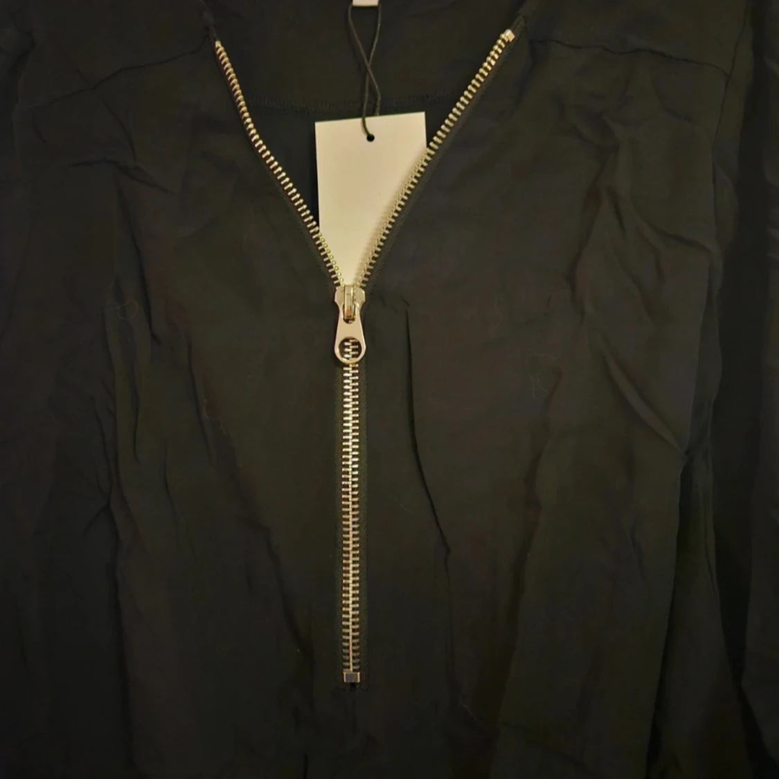 Svart topp med dragkedja Cellbes - 2