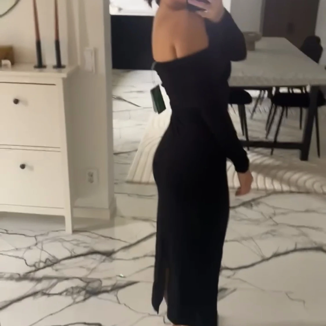 Svart offshoulder långklänning - 1