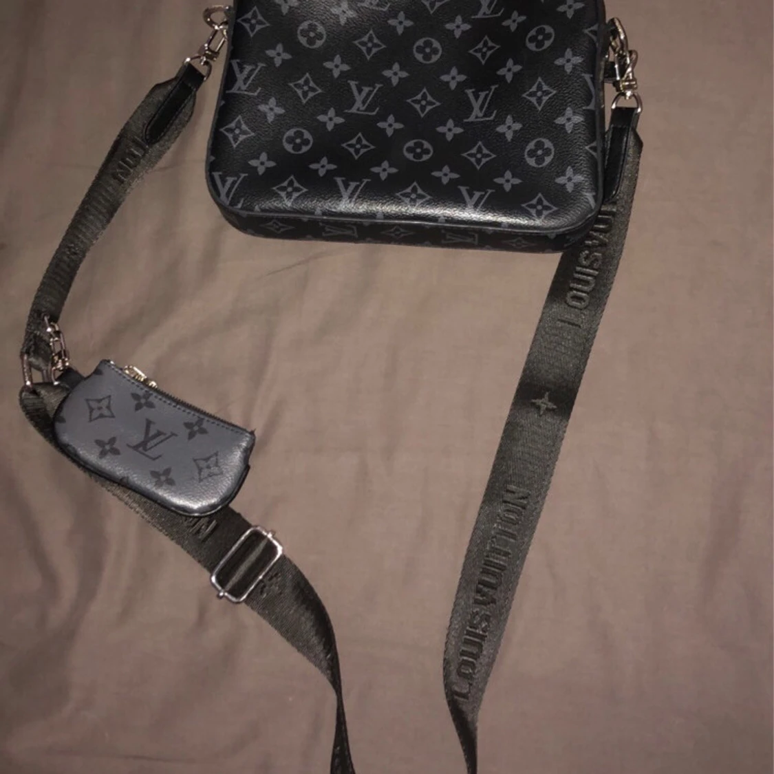 Louis Vuitton axelväska monogram svart/grå - 1