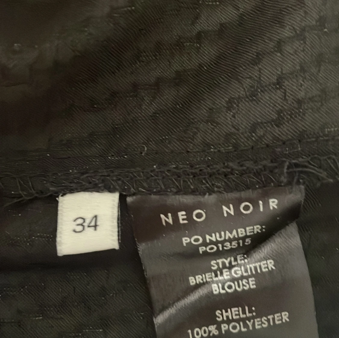 Glittrig svart blus från Neo Noir - 4