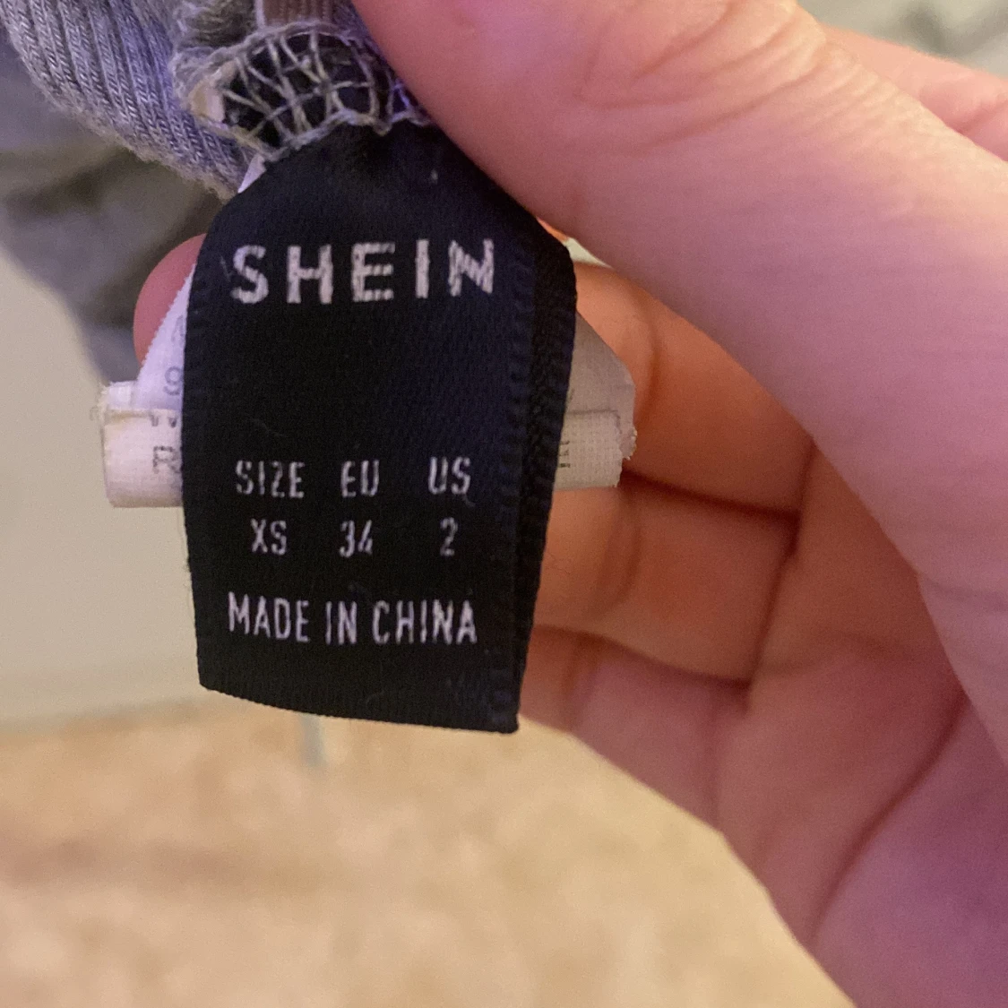 Grå ribbad topp med snörning från SHEIN - 2