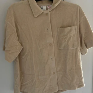 Frotté sett - Säljer detta frotté sett från H&M då det inte kommer till användning. Superfint till sommaren!