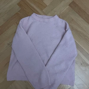 Rosa stickad tröja🤍 - Jättefin rosa tröja från lager 157🤍 irl är den lite mer rosa än på bilden