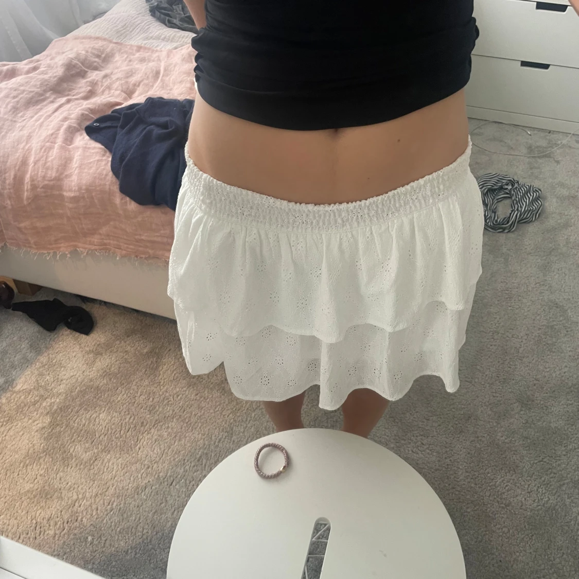 Vit volangkjol från Cubus