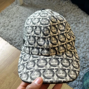 Ferragamo keps - Mycket bra skick