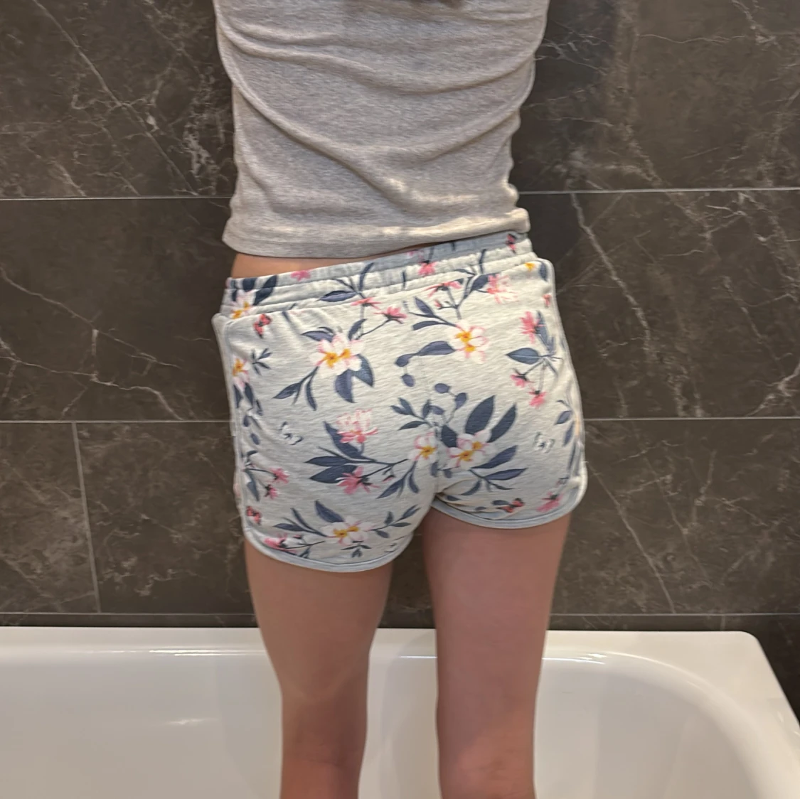 Blommiga shorts från H&M - 2