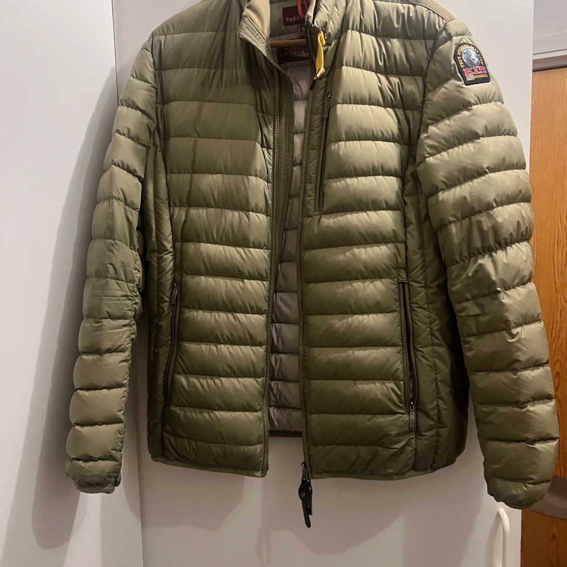 Olivgrön dunjacka från Parajumpers