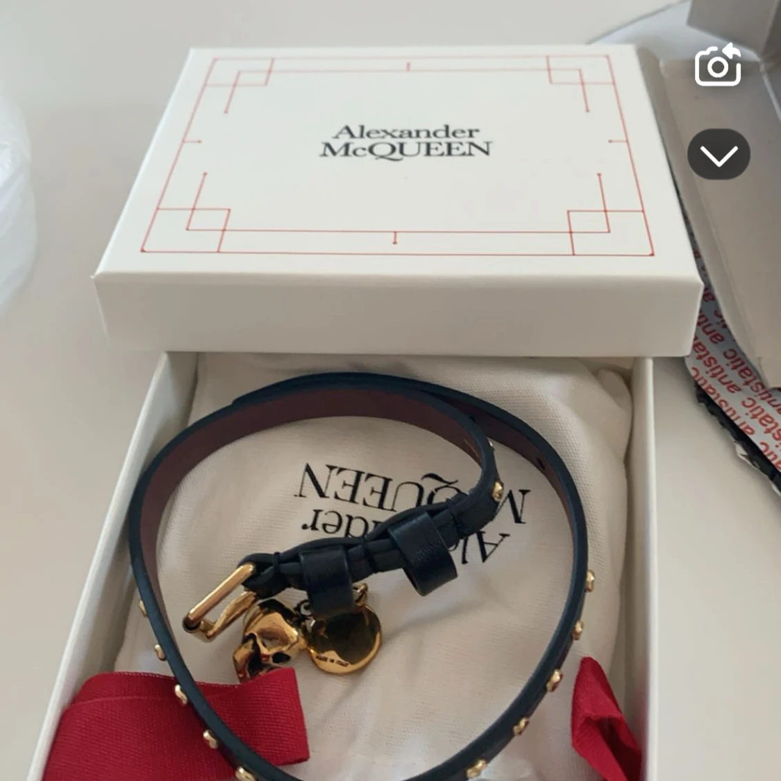Alexander McQueen svart armband