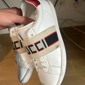 GG skor - Feta GG skor. Storlek 43. Bra skick. Endast skorna medföljer. 