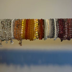 Massa Armband Olika Färger - ‼️skriv innan du köper‼️  30kr/styck   one size storlek på alla armband