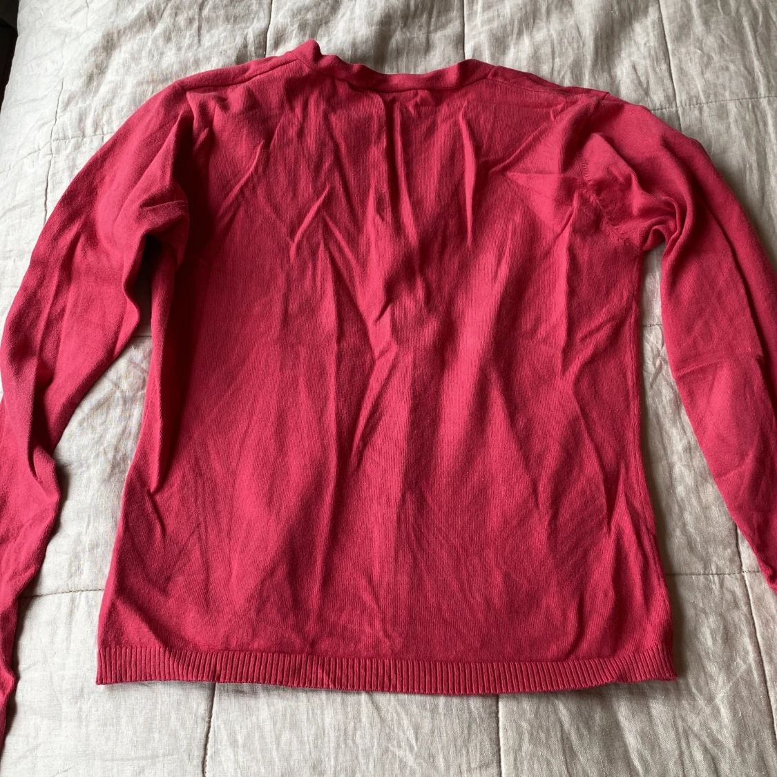 Röd stickad kofta från Logg - 2