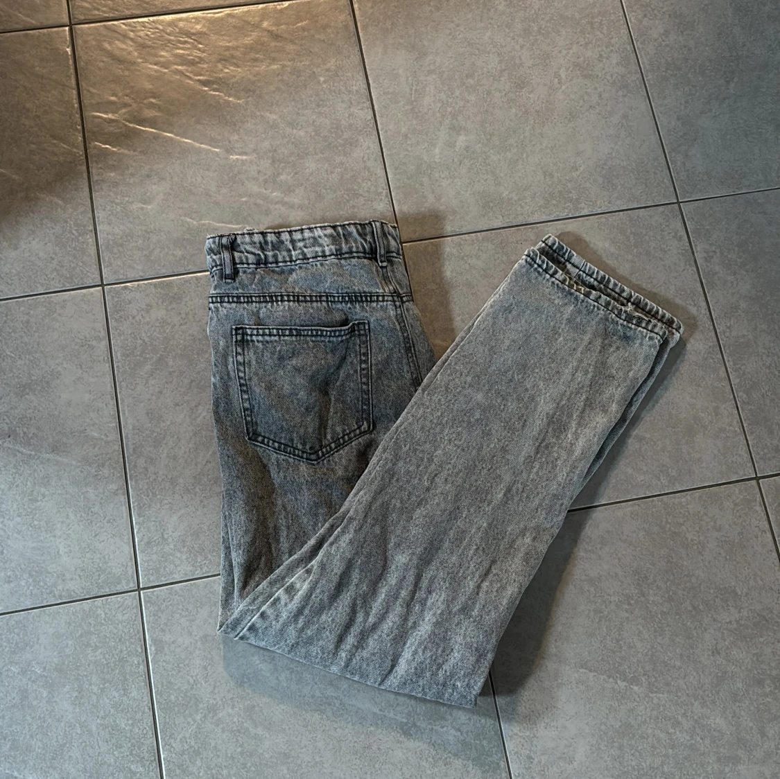 Grå jeans från LMTD