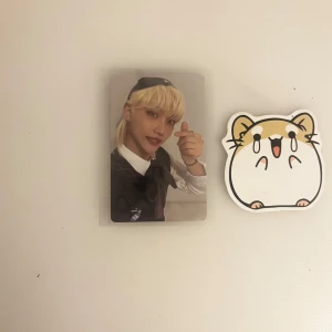 Straykids Felix Limited Edition Pob Photocard - Straykids Felix limited edition Photocard från Christmas Evel Pre order benefit köp en för 20kr eller hela setet för 150kr!! 
