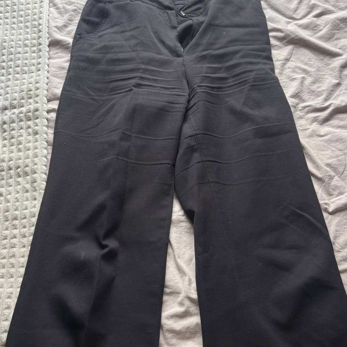 Svarta vida byxor från Madlady - 2